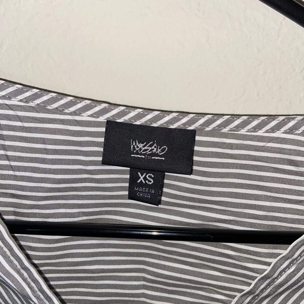 Mossimo Top - Picture 2 of 2